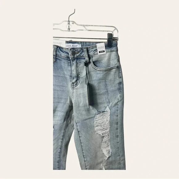 0577. JUDY BLUE MID RISE BOYFRIEND DISTRESSED DENIM JEANS SIZE 0/24 LIGHT WASH - Picture 3 of 13
